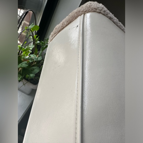 KATE SPADE JETT FAUX SHEARLING LARGE TOTE PATENT LEATHER NWT AUTHENTIC - Picture 7 of 10